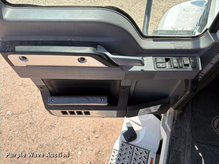 image for item EW8648 2019 Mack Anthem semi truck