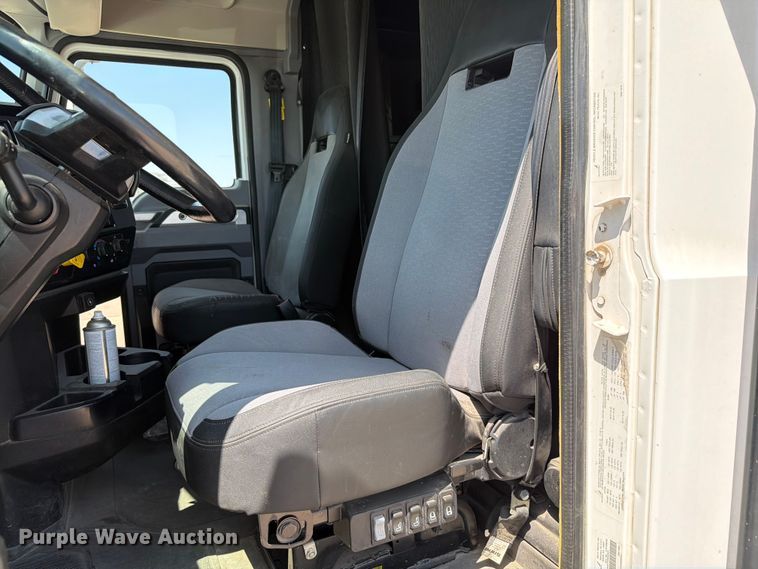 image for item EW8648 2019 Mack Anthem semi truck