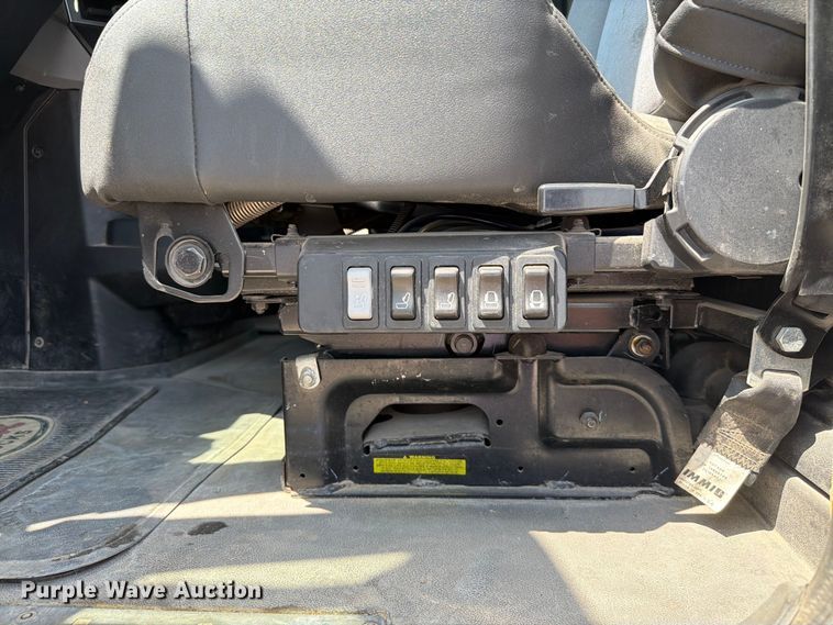 image for item EW8648 2019 Mack Anthem semi truck