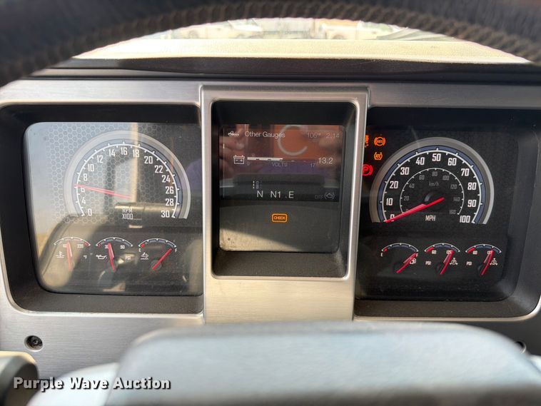 image for item EW8648 2019 Mack Anthem semi truck