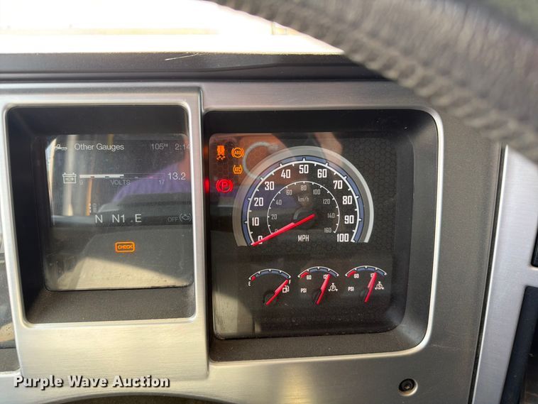 image for item EW8648 2019 Mack Anthem semi truck