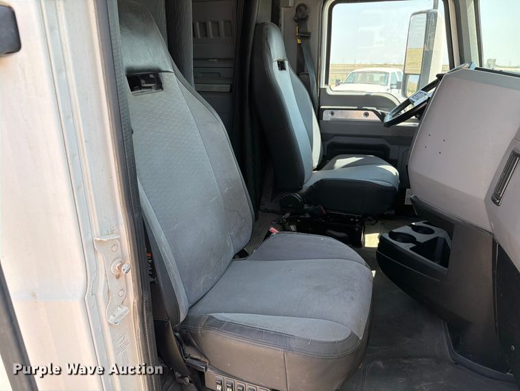 image for item EW8648 2019 Mack Anthem semi truck
