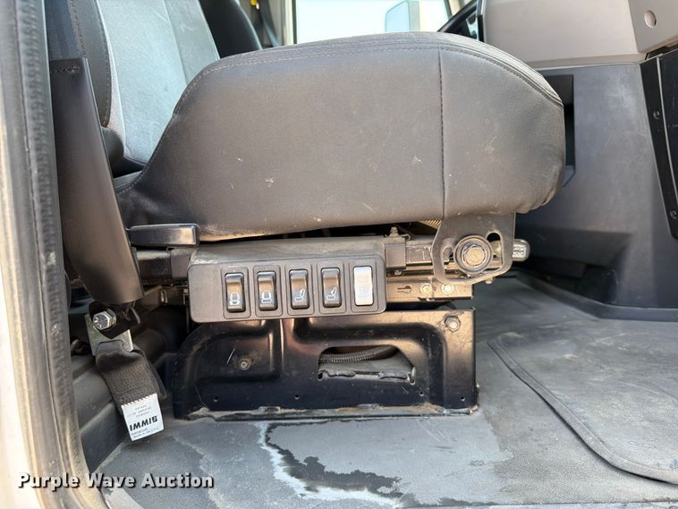 image for item EW8648 2019 Mack Anthem semi truck