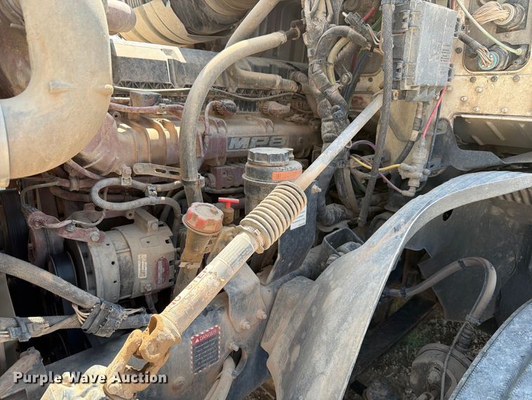 image for item EW8648 2019 Mack Anthem semi truck