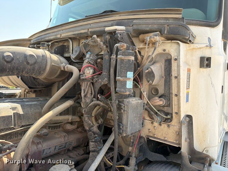 image for item EW8648 2019 Mack Anthem semi truck