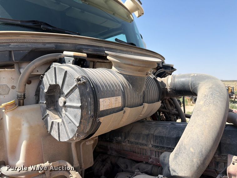 image for item EW8648 2019 Mack Anthem semi truck
