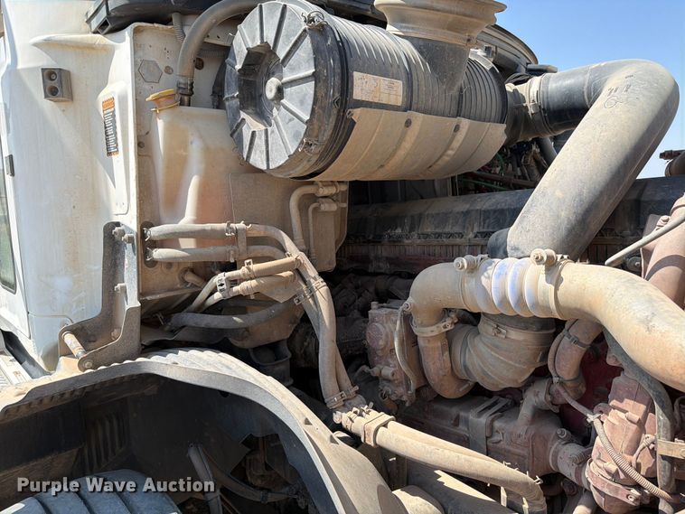 image for item EW8648 2019 Mack Anthem semi truck