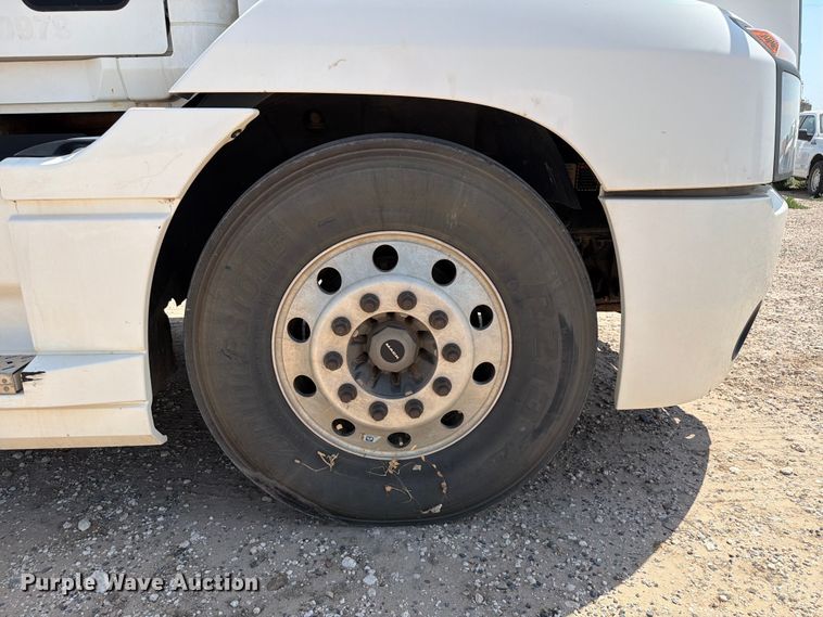 image for item EW8648 2019 Mack Anthem semi truck
