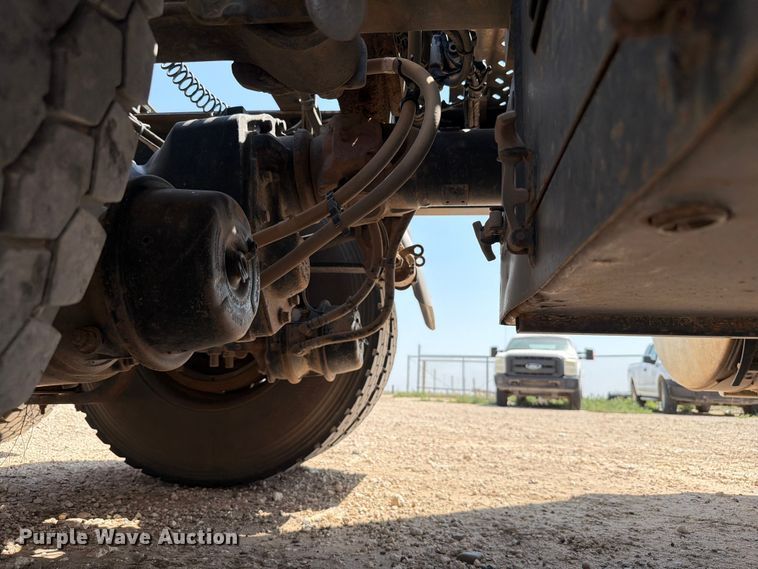 image for item EW8648 2019 Mack Anthem semi truck