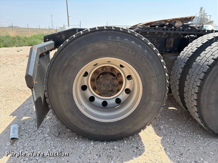 image for item EW8648 2019 Mack Anthem semi truck