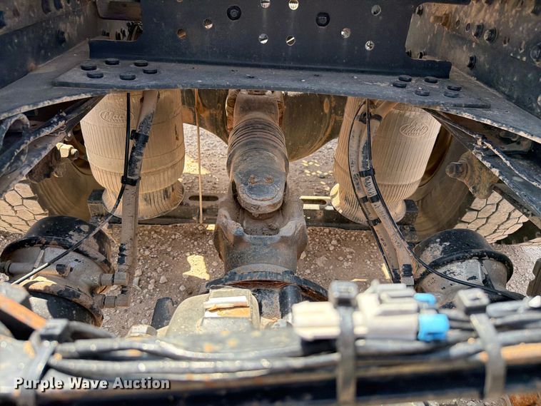 image for item EW8648 2019 Mack Anthem semi truck