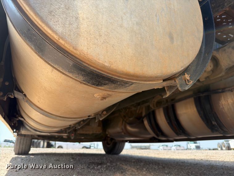image for item EW8648 2019 Mack Anthem semi truck