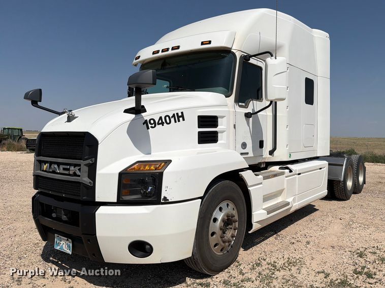 2019 Mack Anthem semi truck
