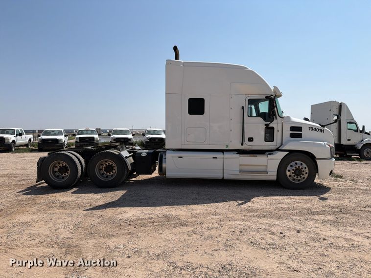 image for item EW8649 2019 Mack Anthem semi truck