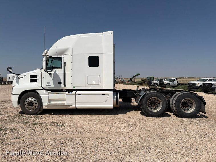 image for item EW8649 2019 Mack Anthem semi truck