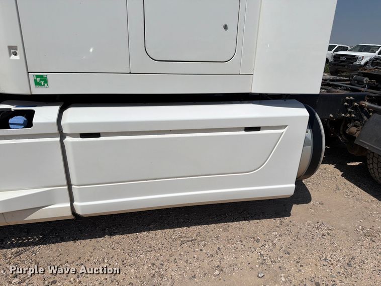 image for item EW8649 2019 Mack Anthem semi truck