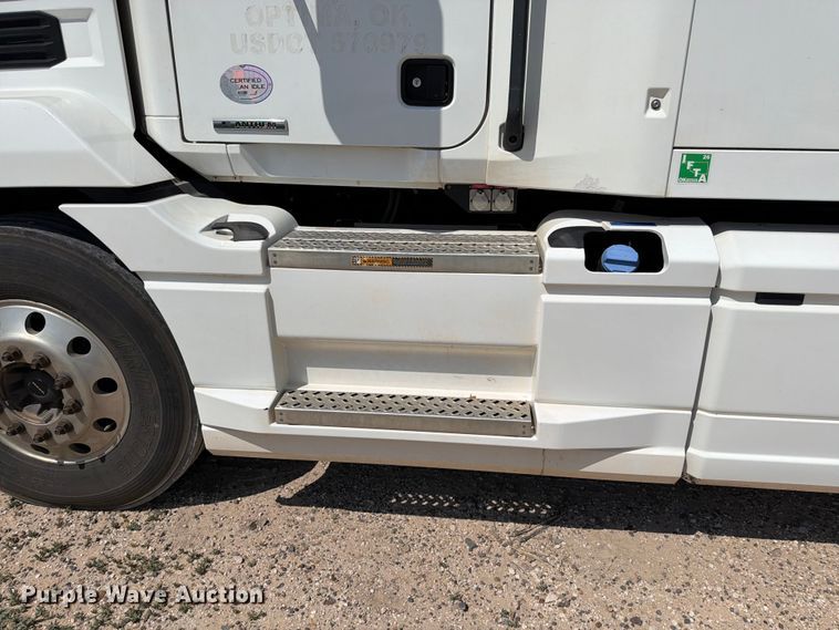 image for item EW8649 2019 Mack Anthem semi truck