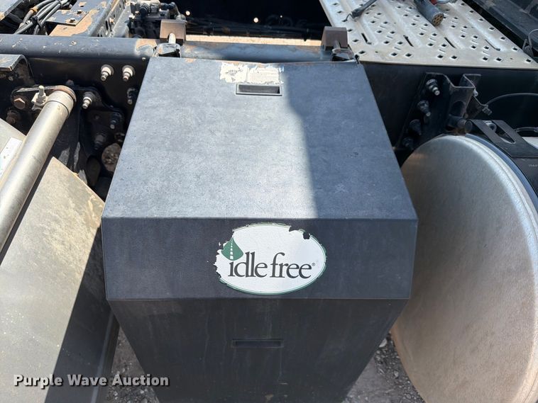 image for item EW8649 2019 Mack Anthem semi truck