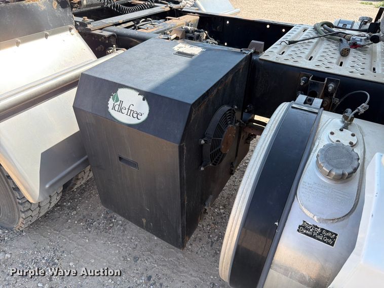 image for item EW8649 2019 Mack Anthem semi truck