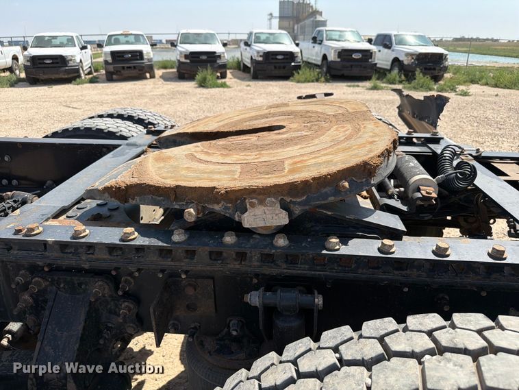 image for item EW8649 2019 Mack Anthem semi truck