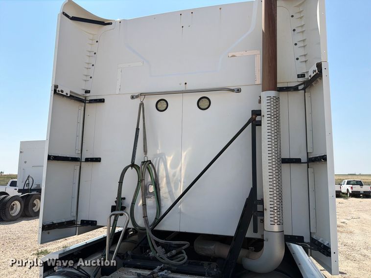 image for item EW8649 2019 Mack Anthem semi truck
