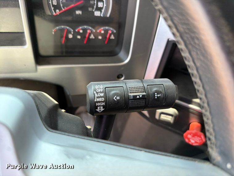 image for item EW8649 2019 Mack Anthem semi truck