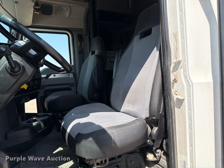 image for item EW8649 2019 Mack Anthem semi truck