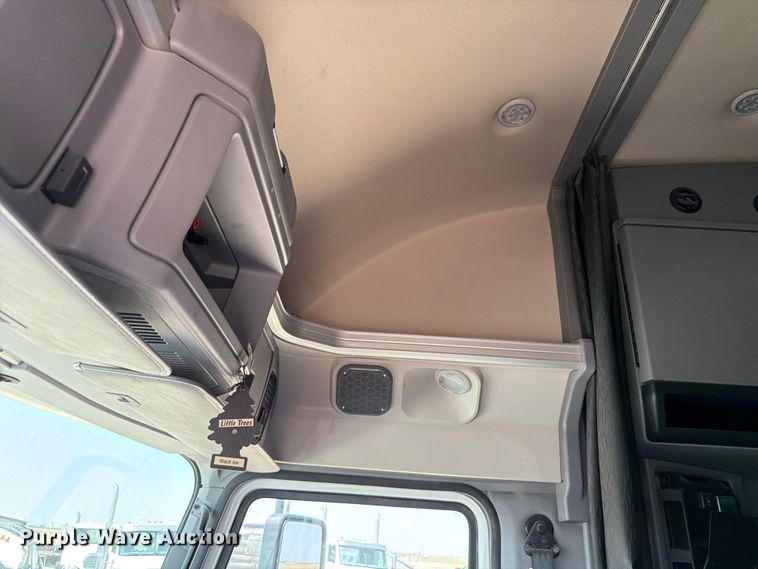 image for item EW8649 2019 Mack Anthem semi truck