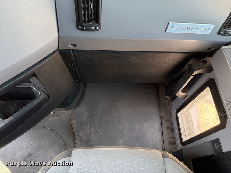 image for item EW8649 2019 Mack Anthem semi truck