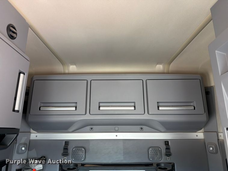 image for item EW8649 2019 Mack Anthem semi truck