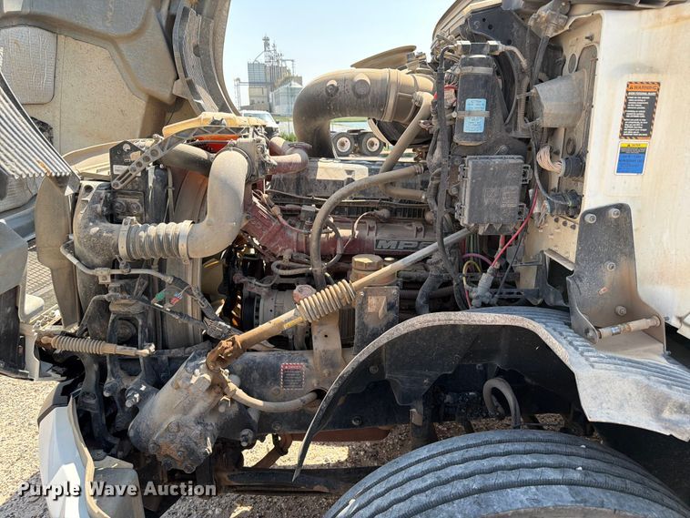 image for item EW8649 2019 Mack Anthem semi truck
