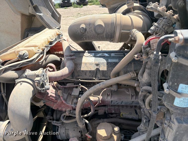 image for item EW8649 2019 Mack Anthem semi truck