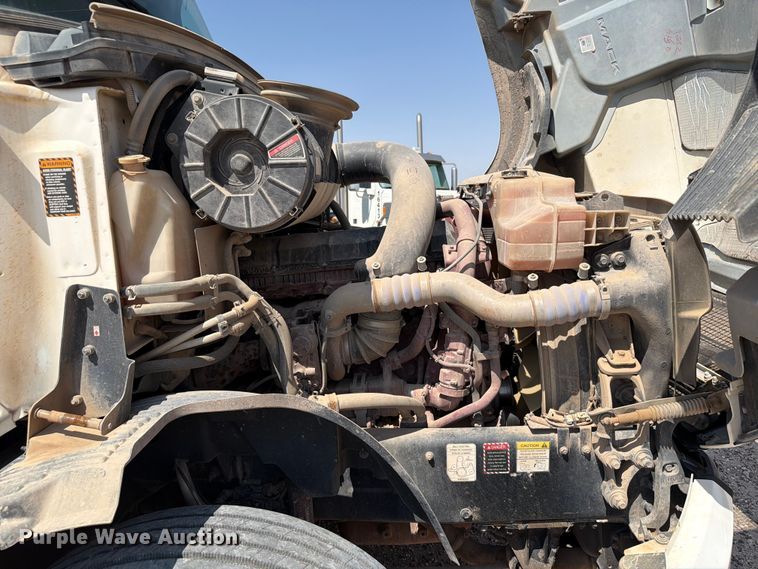 image for item EW8649 2019 Mack Anthem semi truck