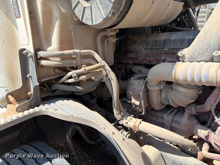 image for item EW8649 2019 Mack Anthem semi truck