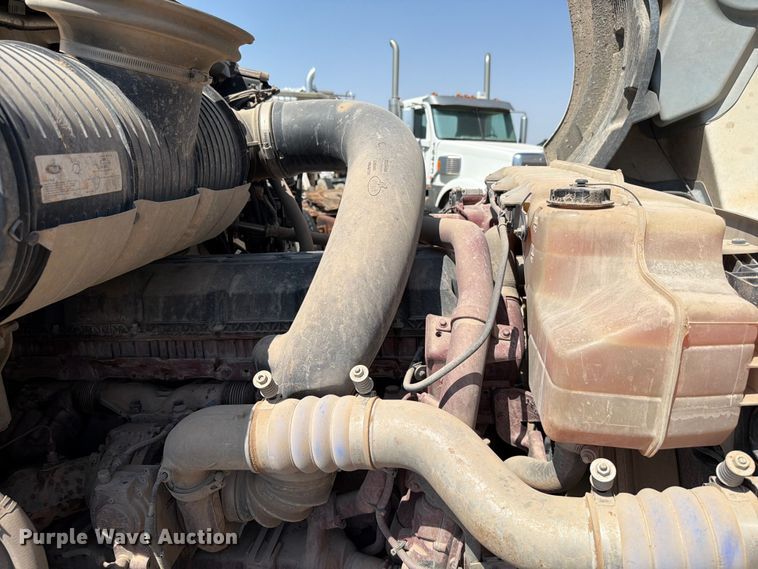 image for item EW8649 2019 Mack Anthem semi truck