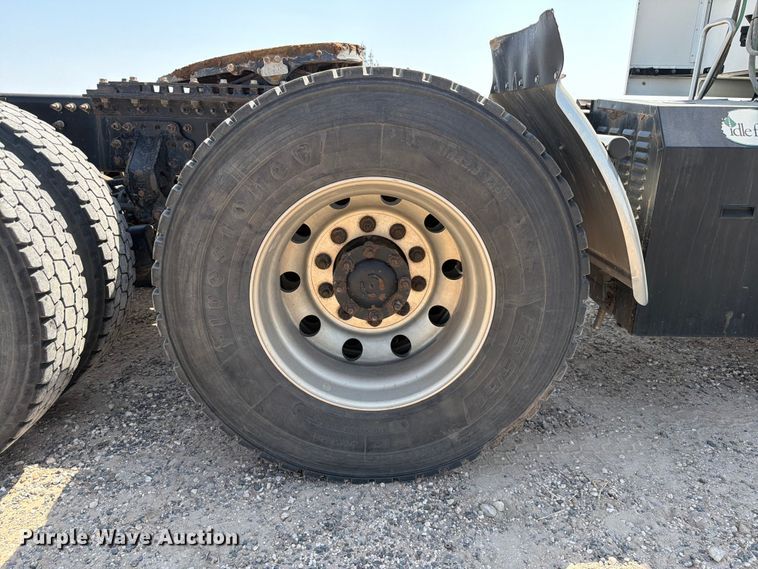 image for item EW8649 2019 Mack Anthem semi truck