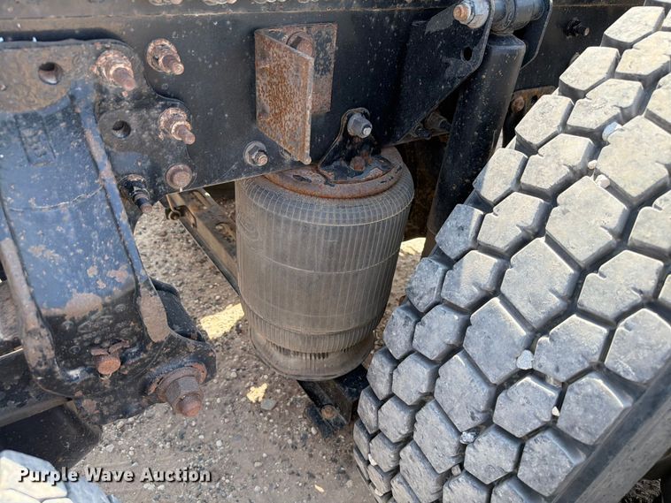 image for item EW8649 2019 Mack Anthem semi truck