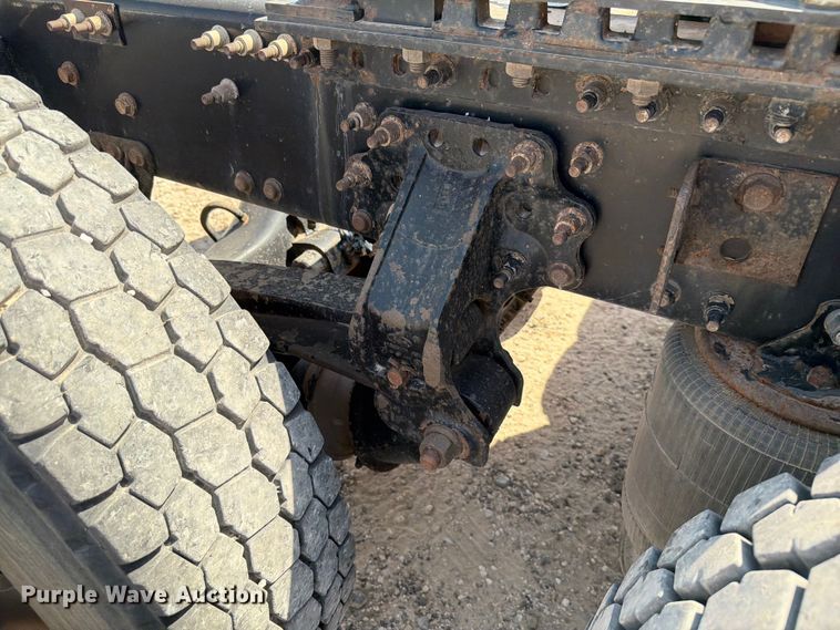 image for item EW8649 2019 Mack Anthem semi truck