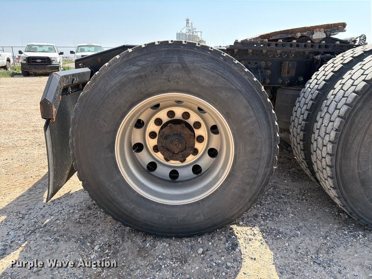 image for item EW8649 2019 Mack Anthem semi truck