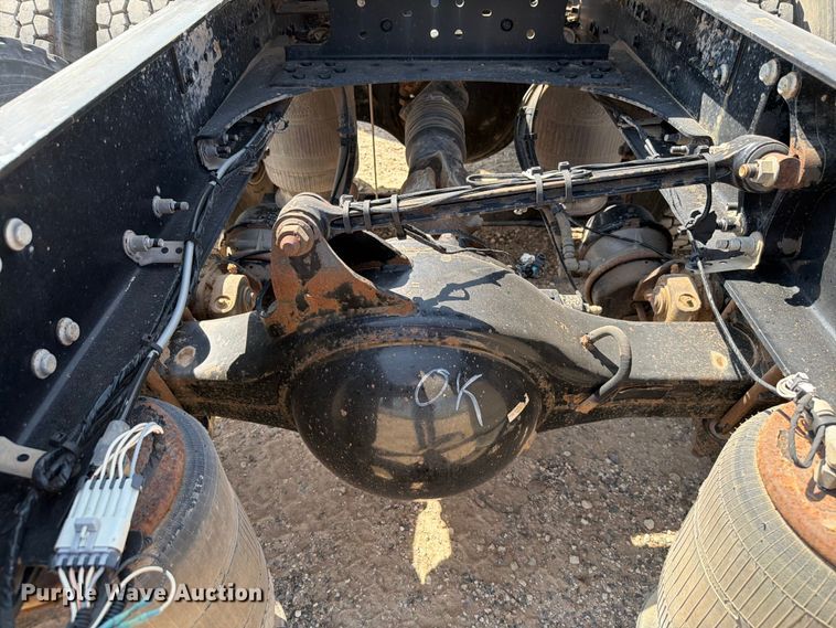 image for item EW8649 2019 Mack Anthem semi truck