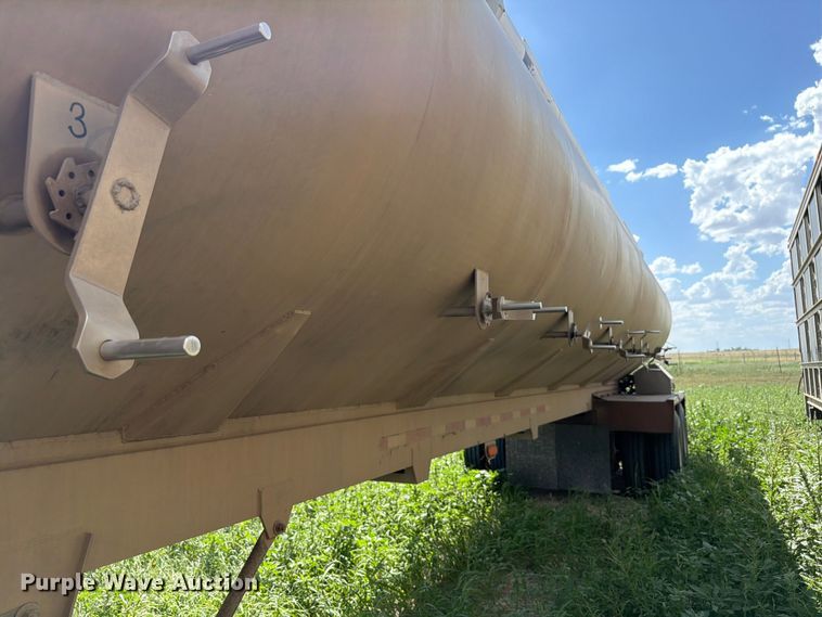 image for item EW8650 CEI AT35L feed delivery trailer