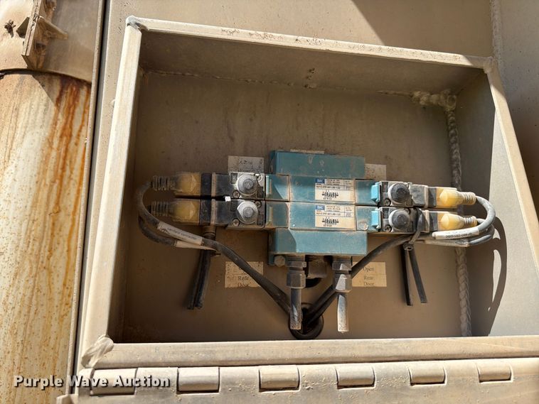 image for item EW8650 CEI AT35L feed delivery trailer