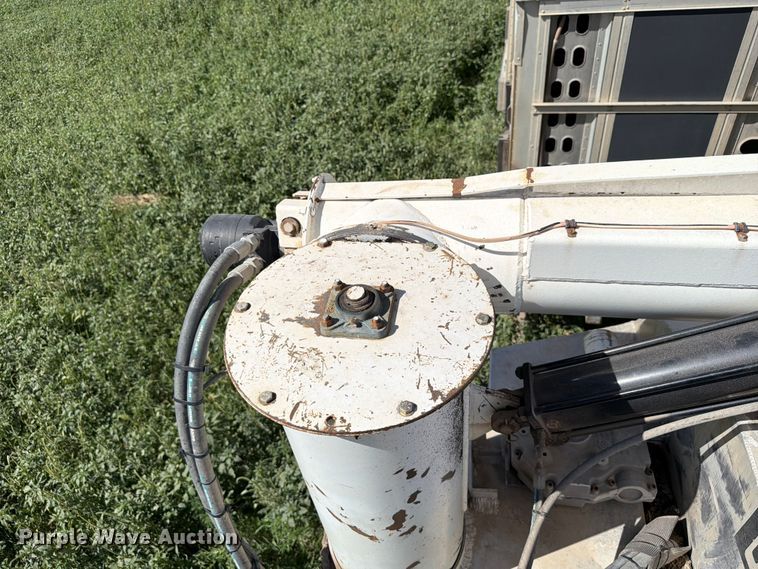 image for item EW8650 CEI AT35L feed delivery trailer