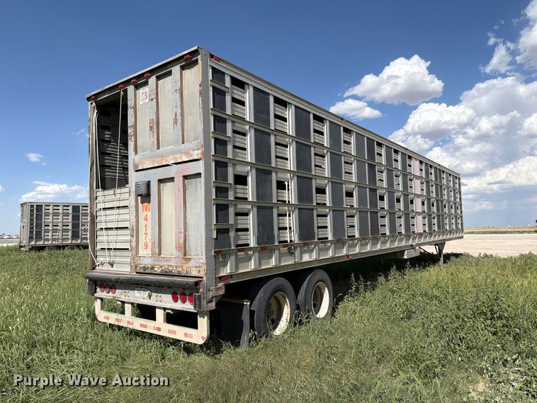 image for item EW8651 2006 Barrett livestock trailer