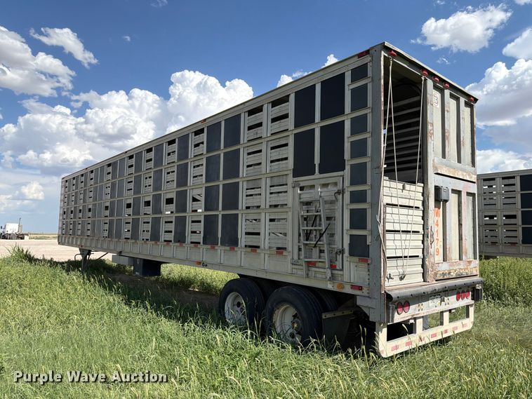 image for item EW8651 2006 Barrett livestock trailer