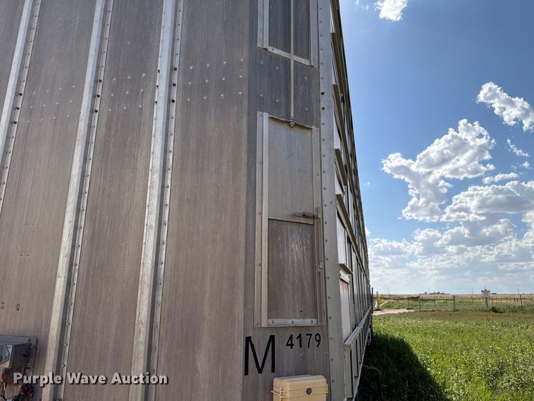image for item EW8651 2006 Barrett livestock trailer