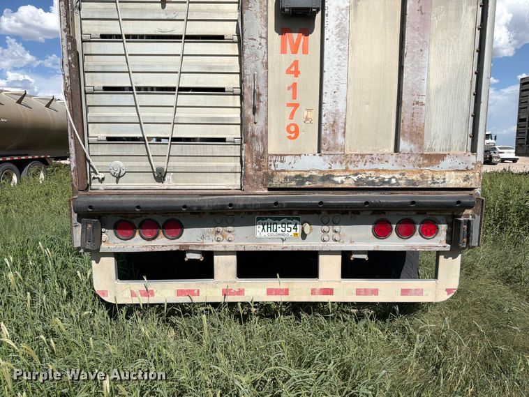 image for item EW8651 2006 Barrett livestock trailer