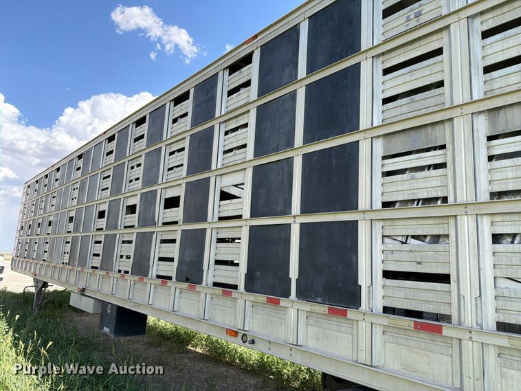 image for item EW8651 2006 Barrett livestock trailer