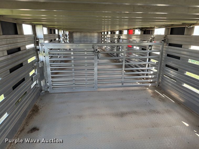image for item EW8651 2006 Barrett livestock trailer