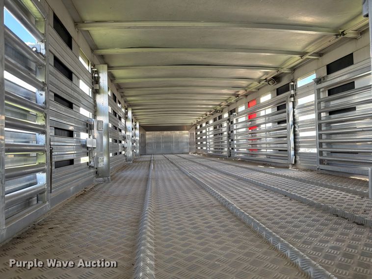 image for item EW8651 2006 Barrett livestock trailer